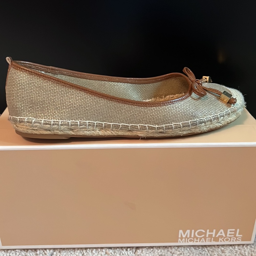 Shoes - Picture 3 of 6